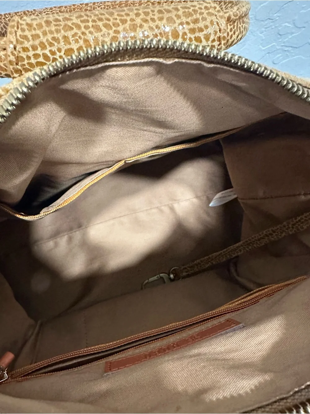 HOBO Hobo Medium Sheila Satchel - Picture 3 of 4